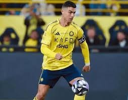 上赛季战绩回顾：广东在上赛季常规赛仅仅取得31胜15负的战绩，最终排名第7，创造球队近些年的常规赛最差排名纪录。